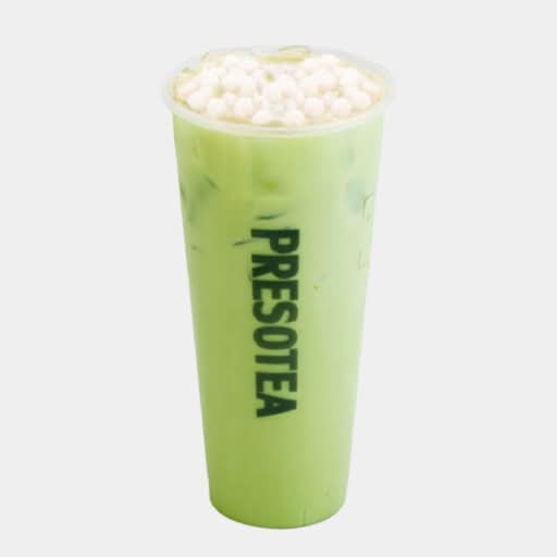 Thé au lait Matcha avec perles de tapioca blanches / Matcha Milk Tea with White Pearl