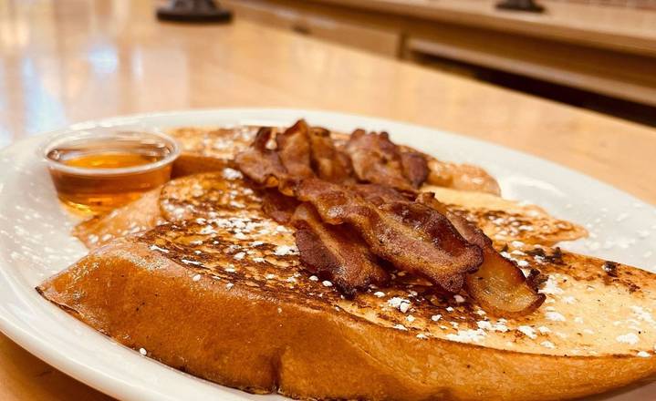 Pain doré (3 mcx) avec Bacon / French Toast (3 pcs) with Bacon.