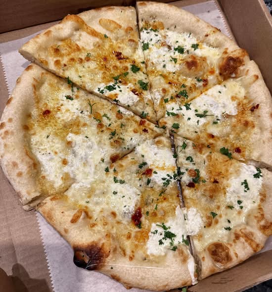 Quattro Formaggio Pie