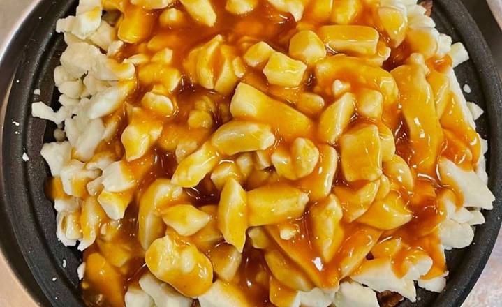 Grande Poutine Régulière/ Large Poutine Regular