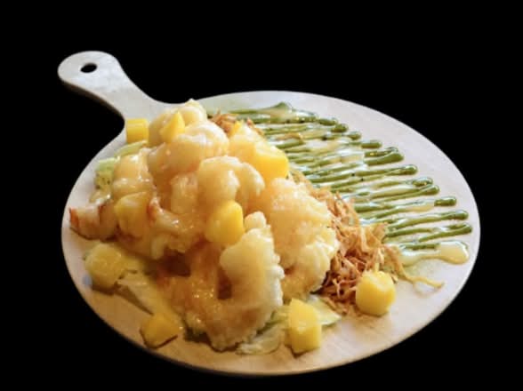 망고크림새우 Deep-Fried Prawns with Mango Cream Sauce