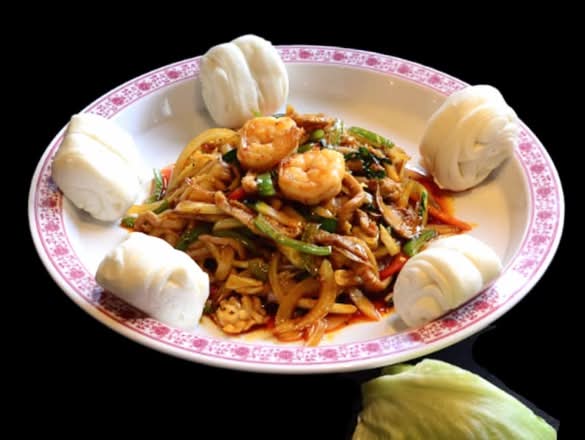 고추잡채&꽃빵 Stir-Fried Shredded Pork and Bell Peppers, Served with Steamed buns