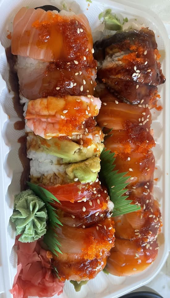 Red Dragon Roll (8 pcs)