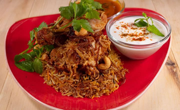 HYDERABAD CHICKEN DHUM BIRYANI.