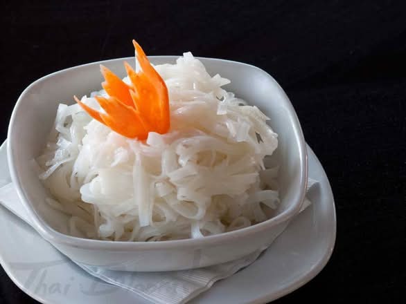 STEAMED RICE NOODLES