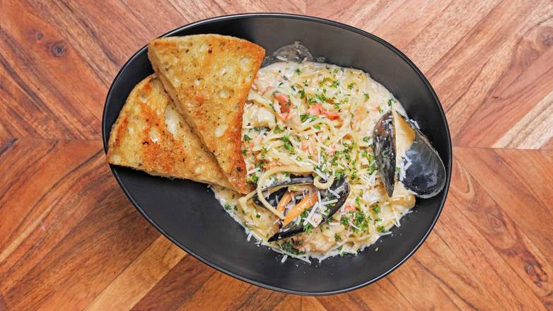 West Coast Seafood Linguine