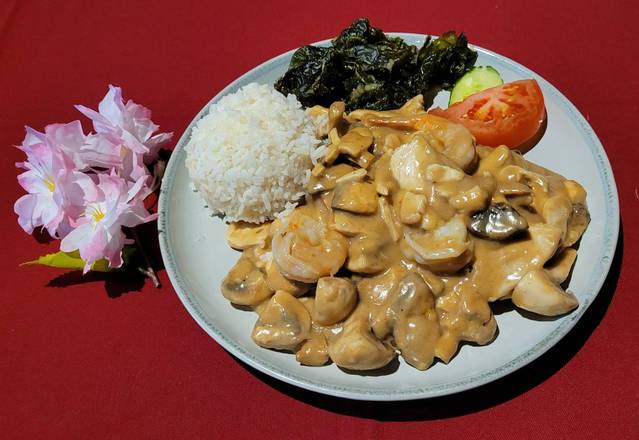 Poulet Sauté à la Sauce d'Arachide / Chicken Sauteed in Peanut Sauce