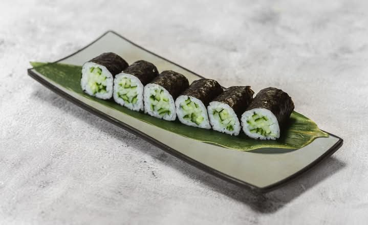 V08 Cucumber Roll (6pcs)