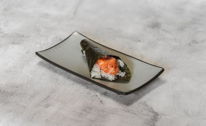 H01 Salmon Hand Roll