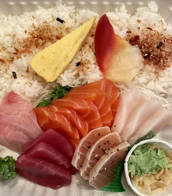 DE2. Chirashi Sushi