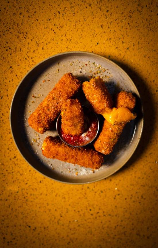 Homemade Mozzarella Sticks (4 pcs)