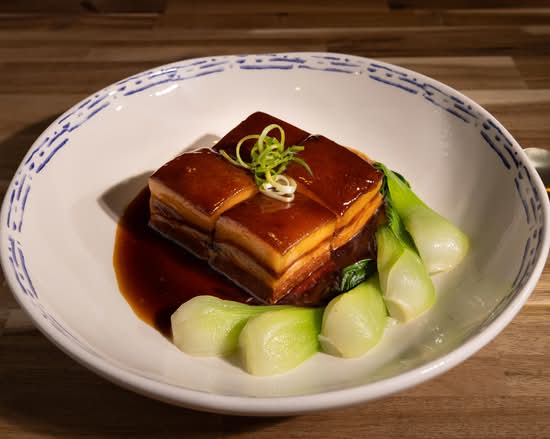 Dongpa Yuk (Slow-Braised Dongpo Pork) (4 pcs) (동파육)