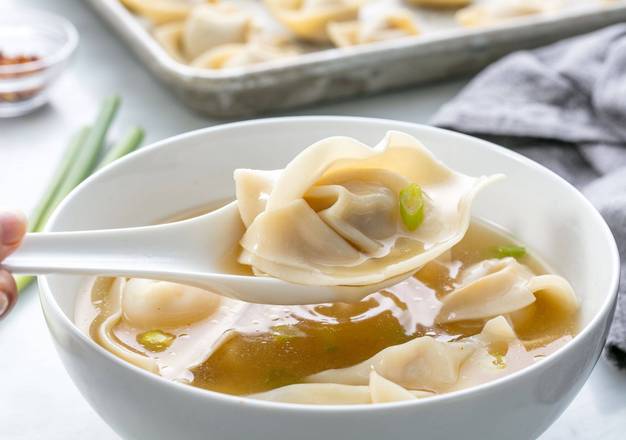 3.Soupe Wonton au porc et légumes(Petit 4mcx)/Pork and vegetable Wonton Soup(Small 4pcs)