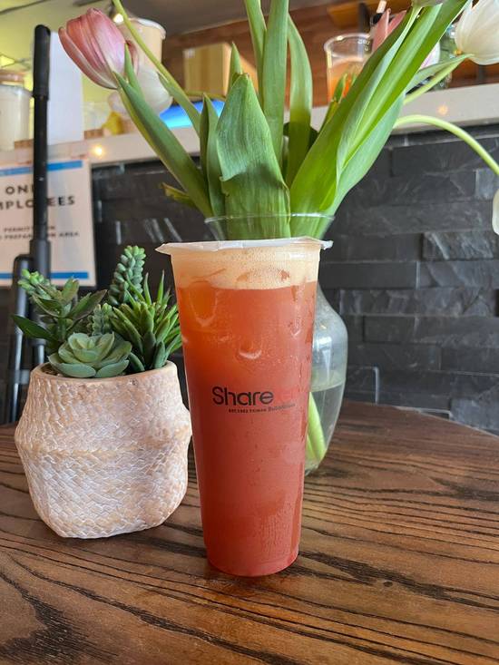 Cold Strawberry Black Tea