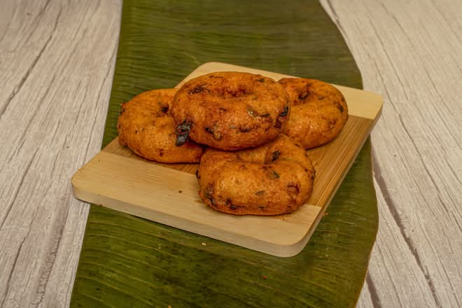 Ulundu Vadai