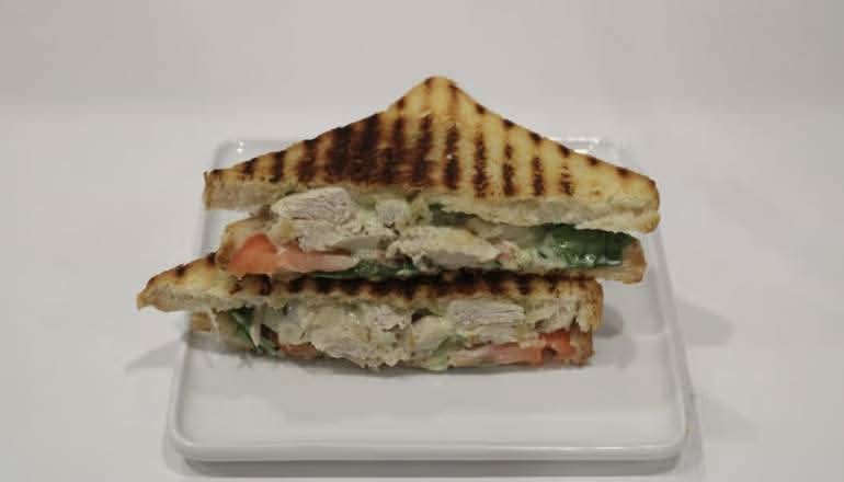 Pesto Turkey Sandwich