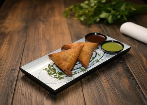 Veg Samosa (2 Pcs)