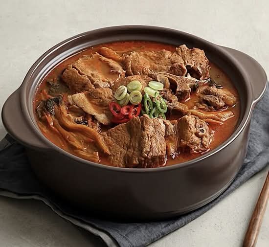 감자탕 Pork Bone Soup