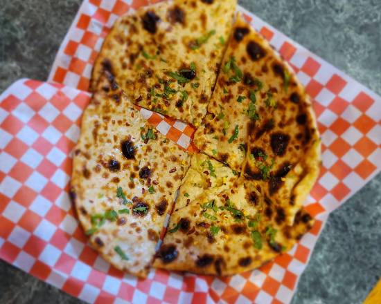 Aloo Paratha[popular]