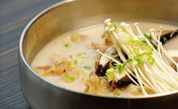 Selleong-Tang (설렁탕)