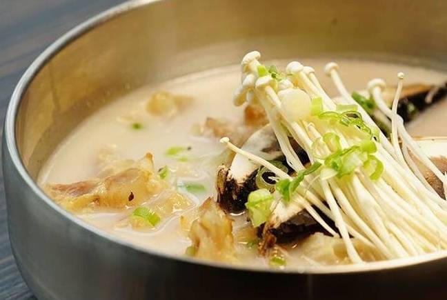 Kosoo Beef Tang (우육탕)