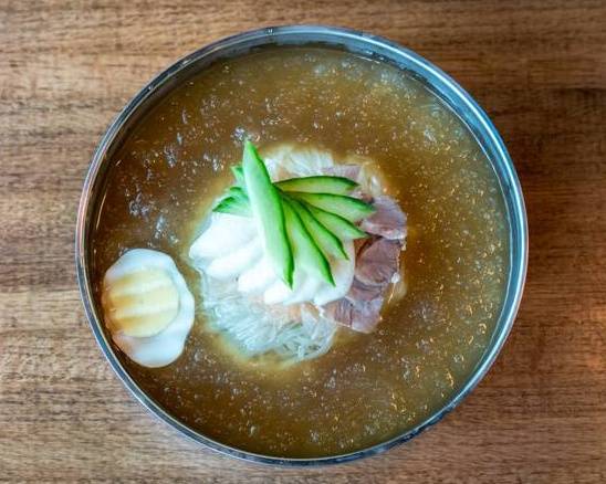 Mul-Naengmyeon (물 냉면)