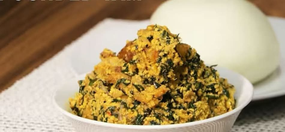 Fufu (Poundo Yam) avec Soupe