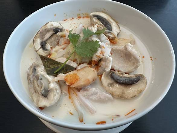 SO32. Tom Kha (Coconut Soup)