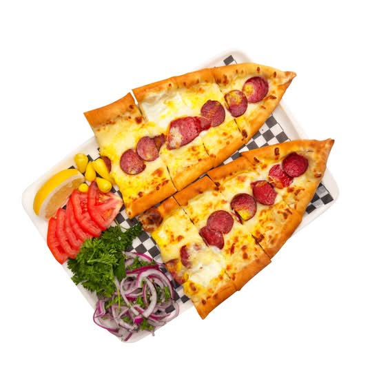 Yumurtali Sucuklu Kaşarli Pide