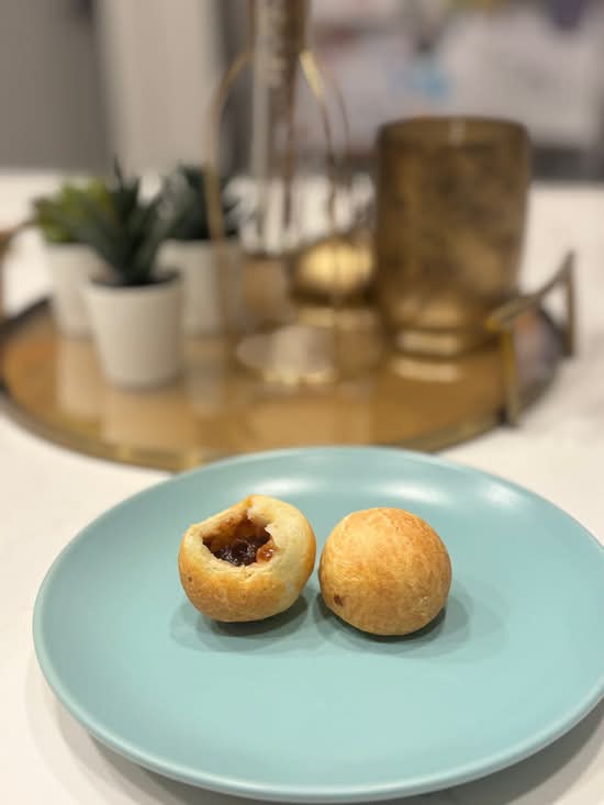 Baked Cheese Bites filled with Guava