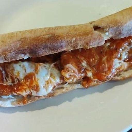 Chicken Parmigiana Submarine   /  Sous-marin Poulet parmigiana