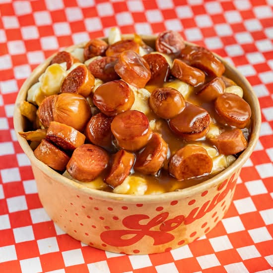 Petite poutine aux saucisses / Small poutine with sausages