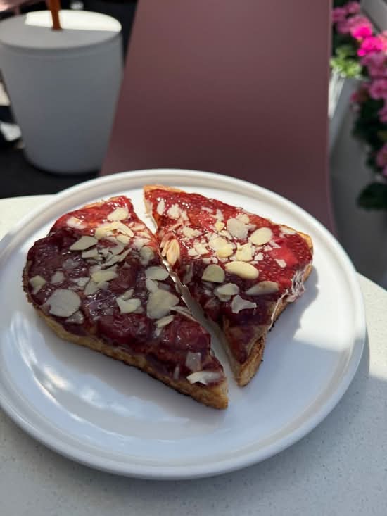 Almond Butter & Strawberry
