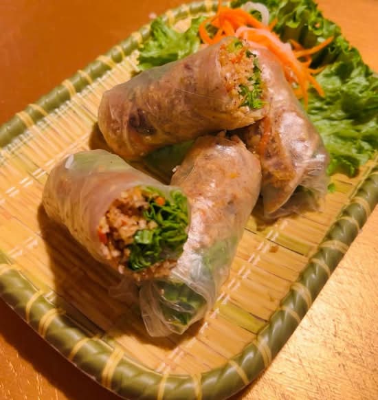 Vegan chicken rice paper wrap ( peanut sauce) / Gỏi cuốn gà chay