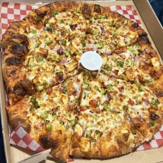 Shahi Paneer Pizza (Medium)
