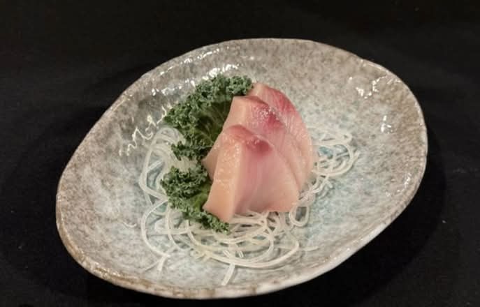 Hamachi Sashimi (3 pcs)