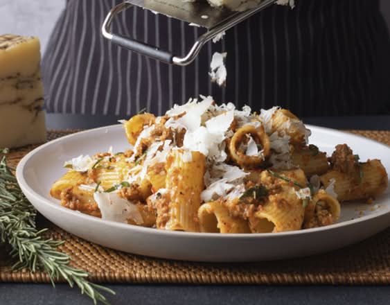 RIGATONI BOLOGNESE