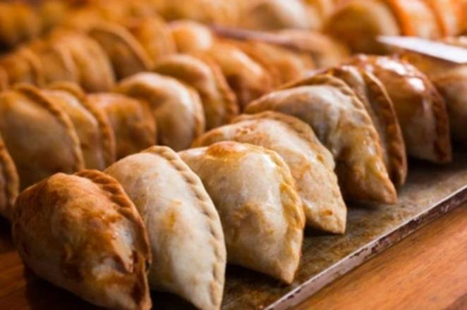 Empanada Chicken 10pcs (Delivery)