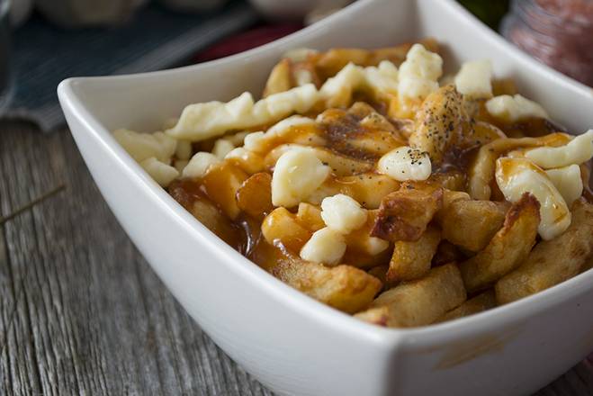 Poutine (régulière / Regular)