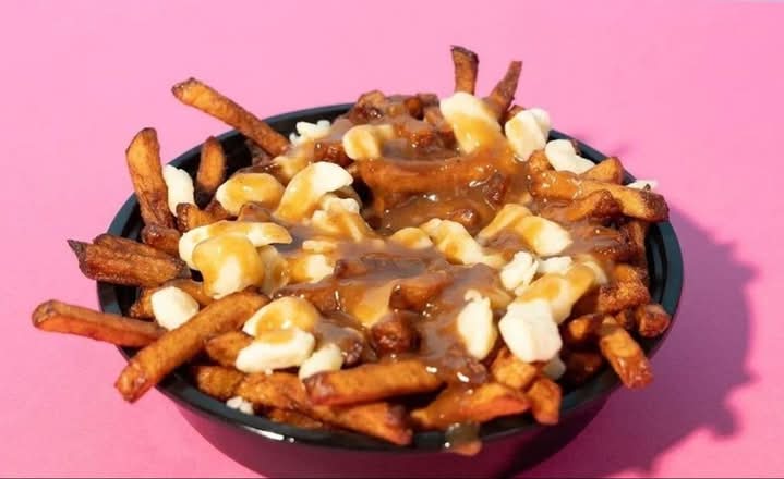Large Poutine plain/sans ajout