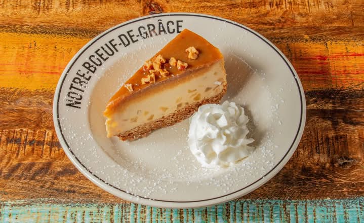 APPLE CARAMEL CHEESECAKE