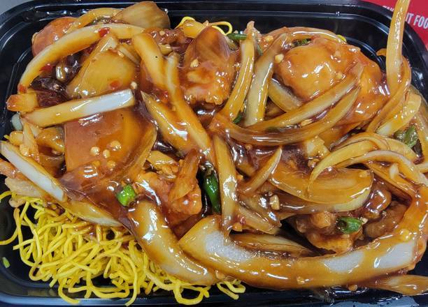 Chili Chicken on Fried Noodles