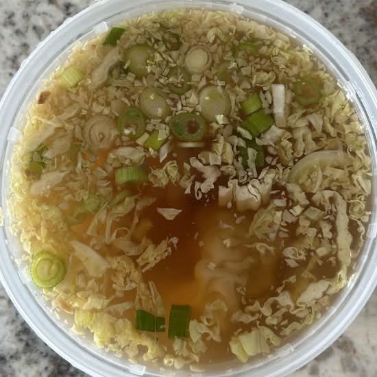 Wonton Soup (Kaew Nam) (16 oz.)