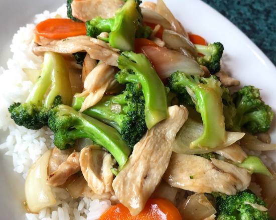 #52 - Chicken with mixed vegetables and steamed rice