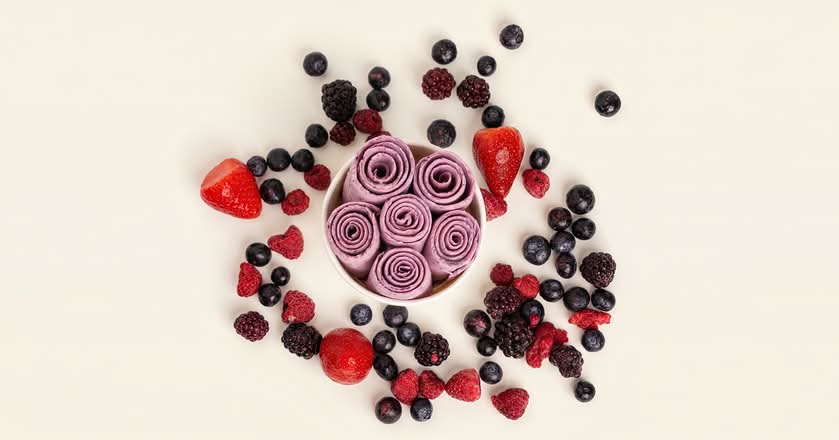 Mix Berries Volcano rolled icecream