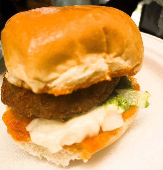 Aloo Tikki (Potato Pattie) Pav