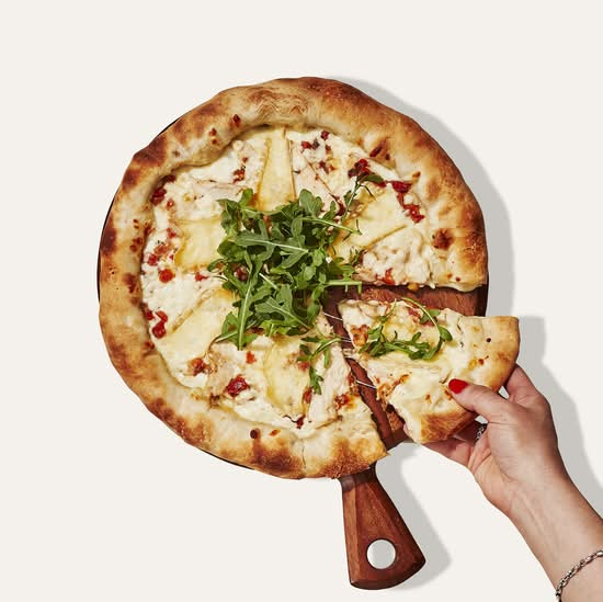 Pizza poulet Alfredo & brie (9 po) / Chicken Alfredo & Brie Pizza (9 in)