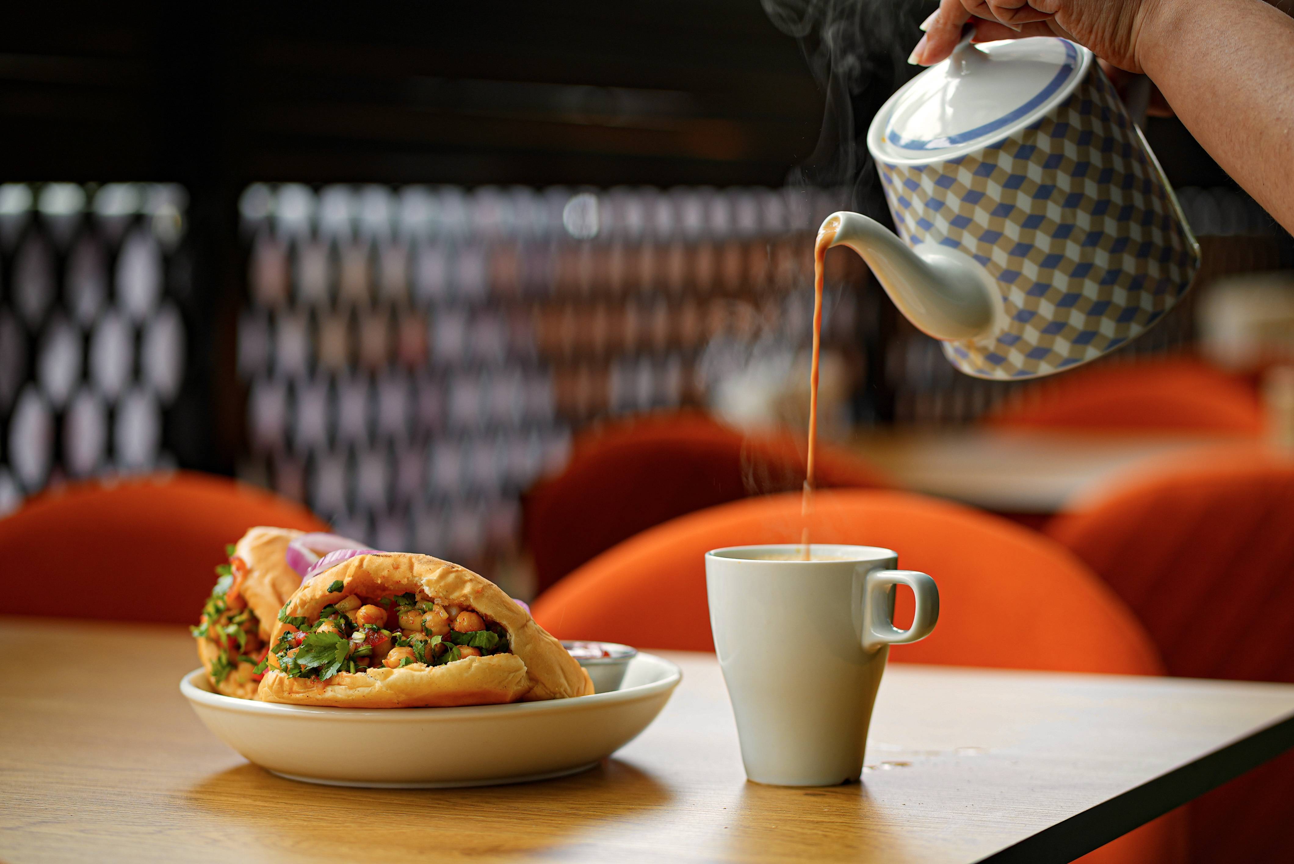 CHOLE KULCHE (POCKET)