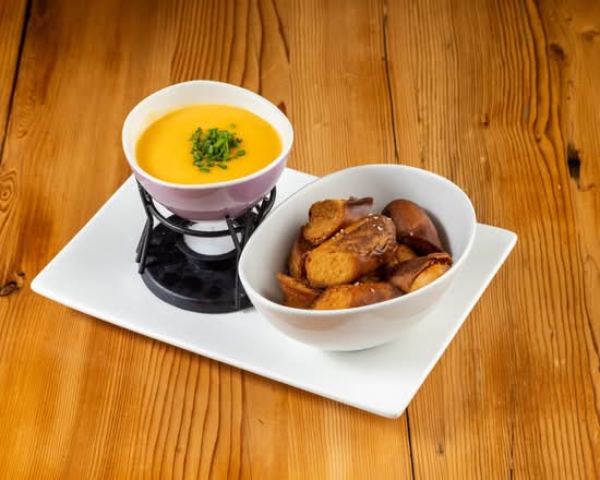 BAVARIAN PRETZEL & FONDUE