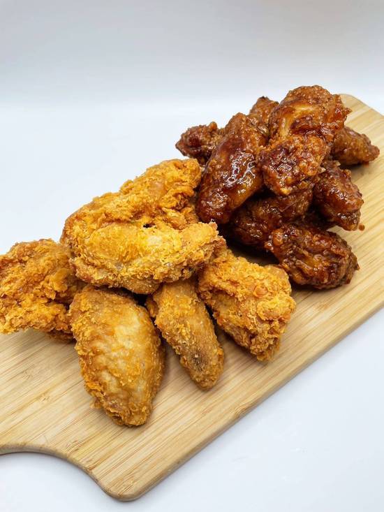 (Wings) You Pick 2 Flavours (8 Wings)